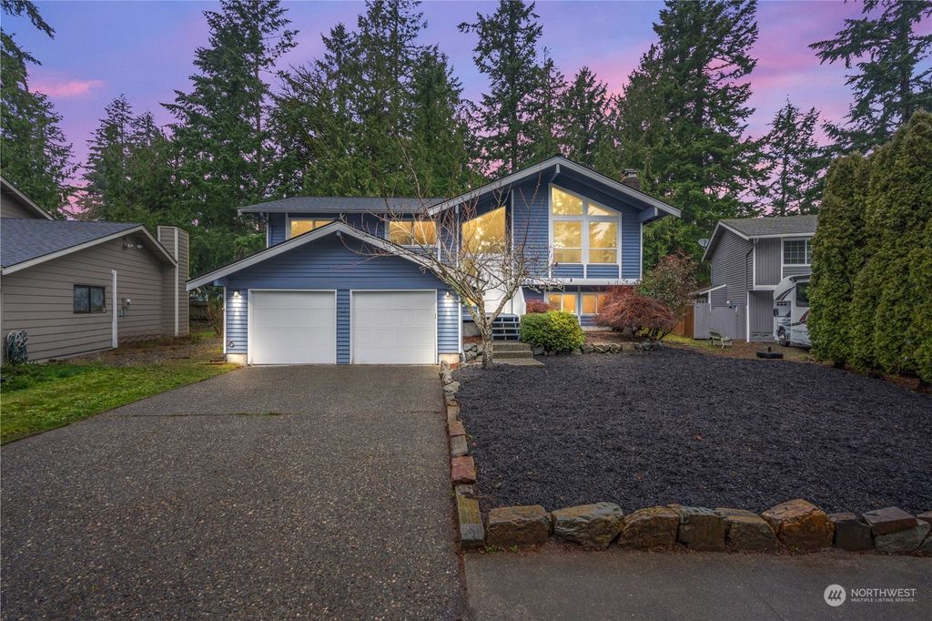 Photo of 18505 132nd Place SE, Renton, WA 98058 (MLS # 2321108)
