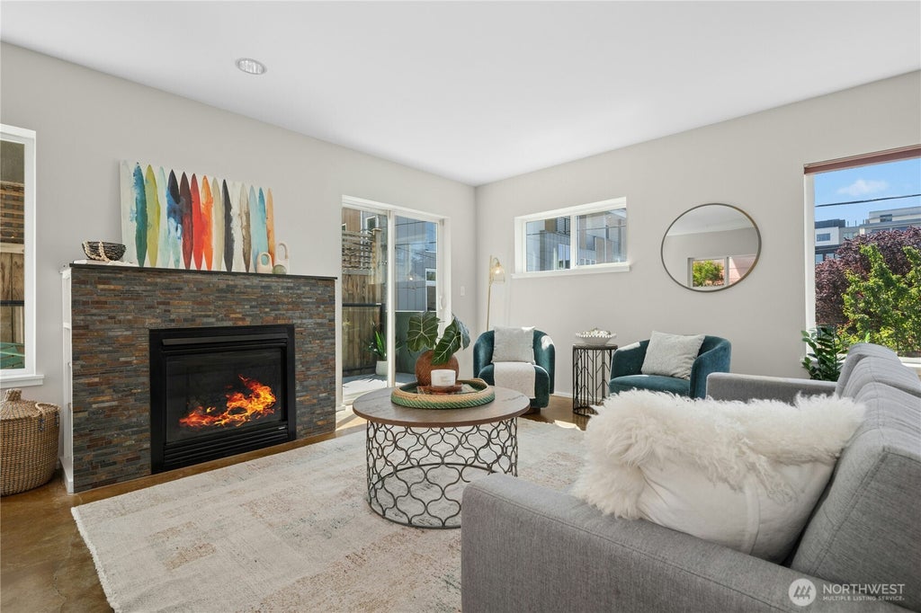 Photo of 241 11th Avenue E, Seattle, WA 98102 (MLS # 2528377)