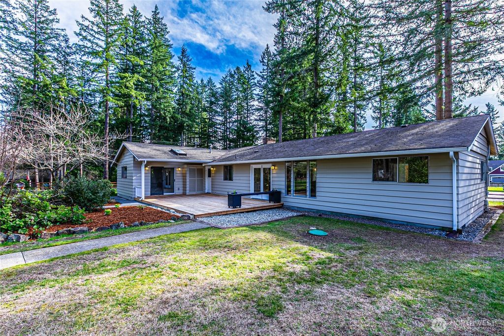 Photo of 18056 SE 317th Street, Auburn, WA 98092 (MLS # 2488231)