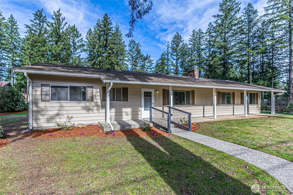 Photo of 18056 SE 317th Street, Auburn, WA 98092 (MLS # 2488231)