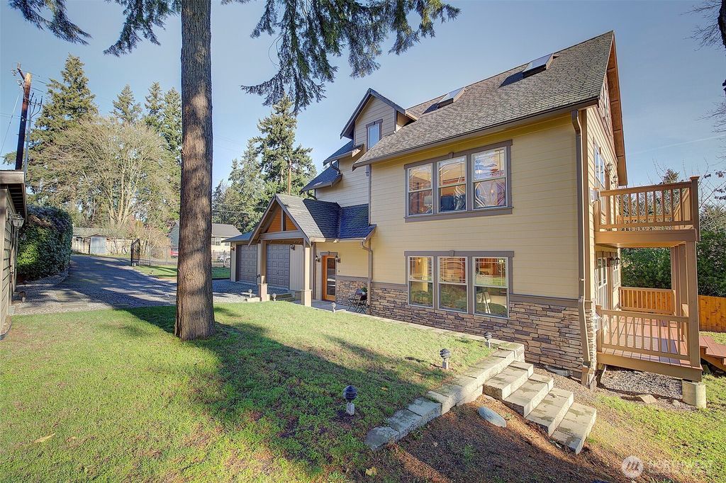 Photo of 311 NE 117th Street, Seattle, WA 98125 (MLS # 2458084)