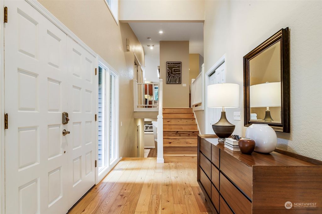 Photo of 13724 199th Court SE, Renton, WA 98059 (MLS # 2067998)