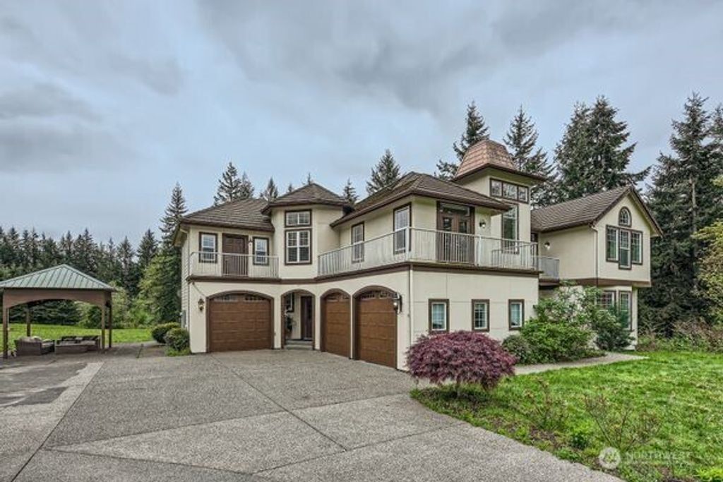 Photo of 16925 SE 224th St St, Kent, WA 98042 (MLS # 2490350)