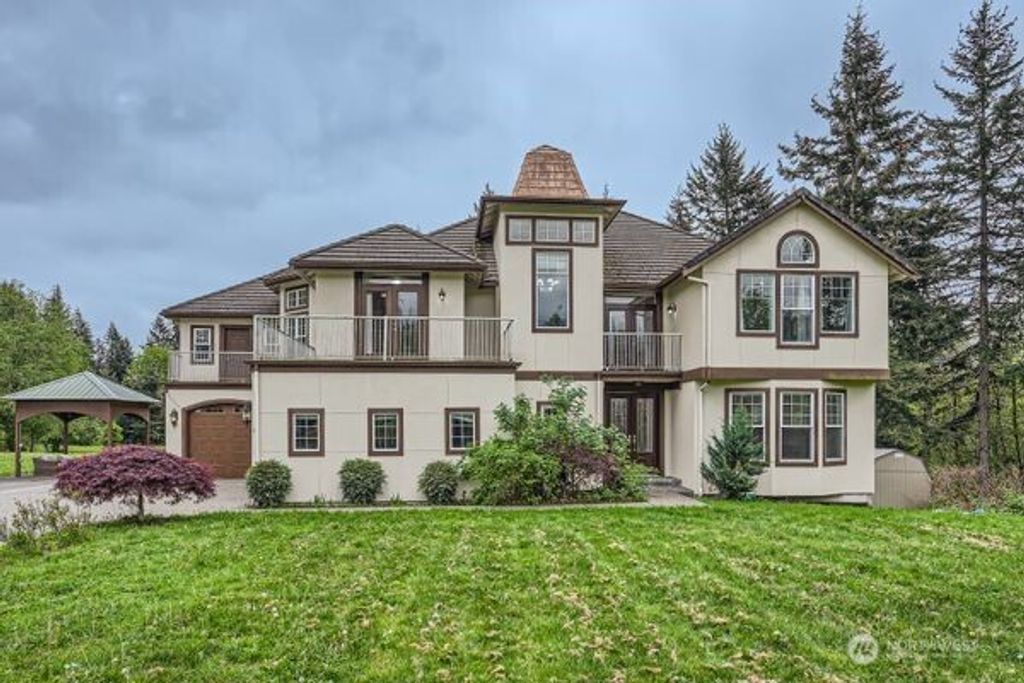 Photo of 16925 SE 224th St St, Kent, WA 98042 (MLS # 2490350)