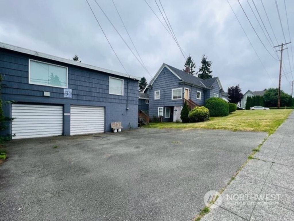 Photo of 3501 Lombard Avenue, Everett, WA 98201 (MLS # 2132846)