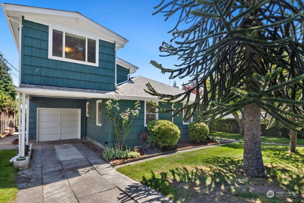 Photo of 11716 20th Avenue NE, Seattle, WA 98125 (MLS # 2254528)