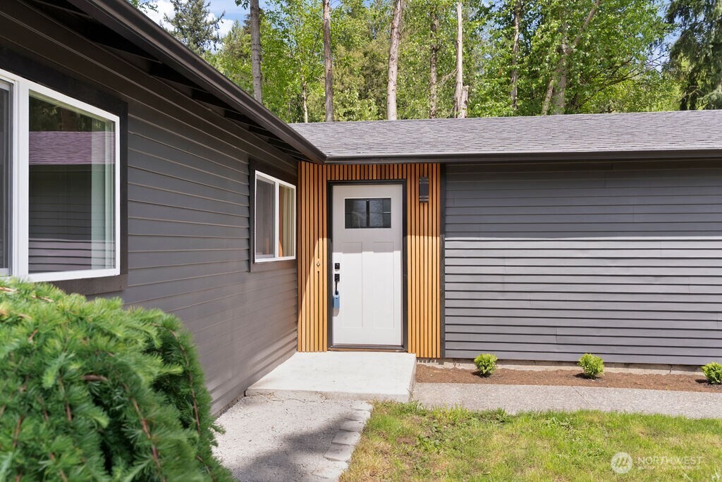 9516 57th Drive NE