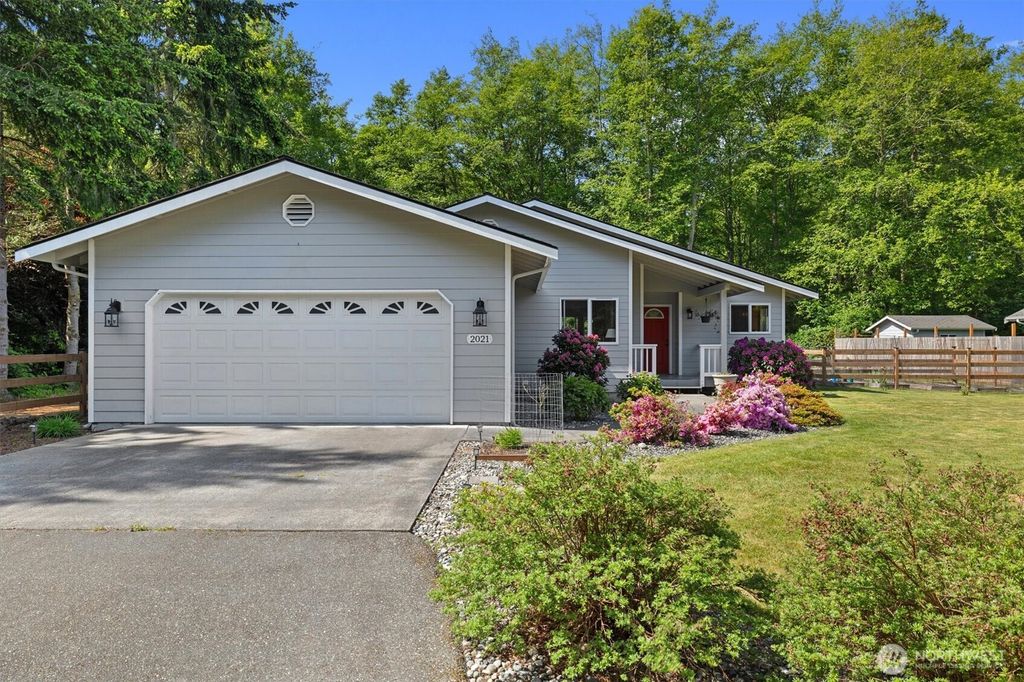 Photo of 2021 Doe Dr DR, Oak Harbor, WA 98277 (MLS # 2527112)