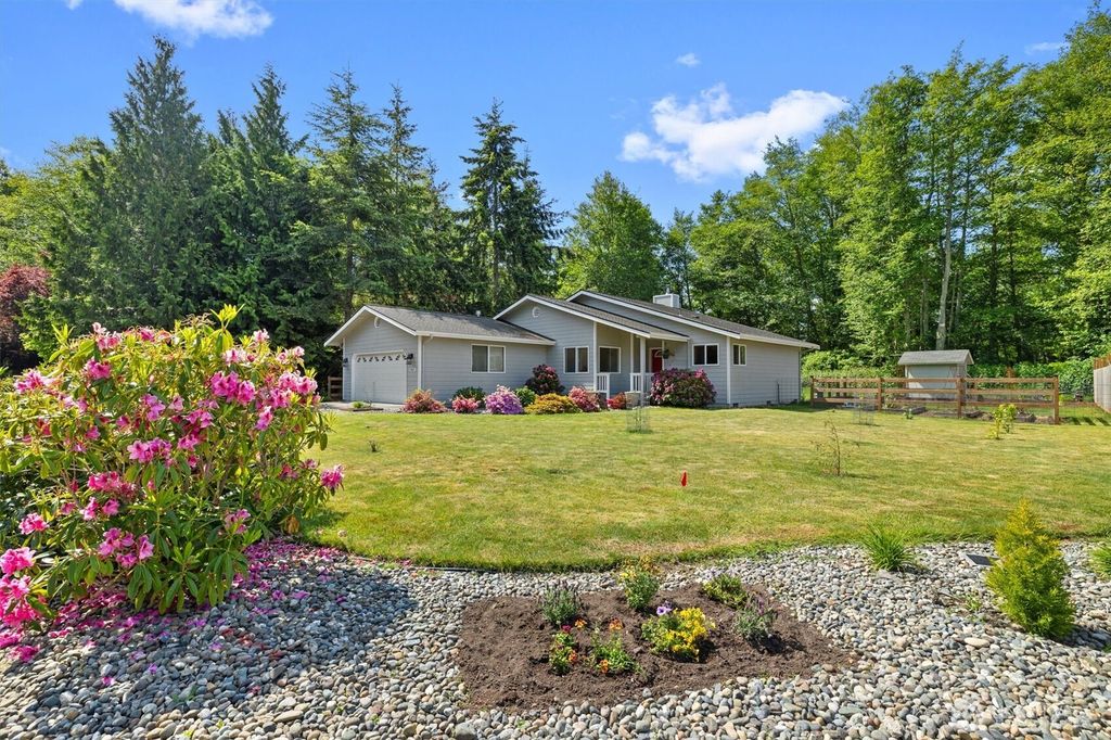 Photo of 2021 Doe Dr DR, Oak Harbor, WA 98277 (MLS # 2527112)