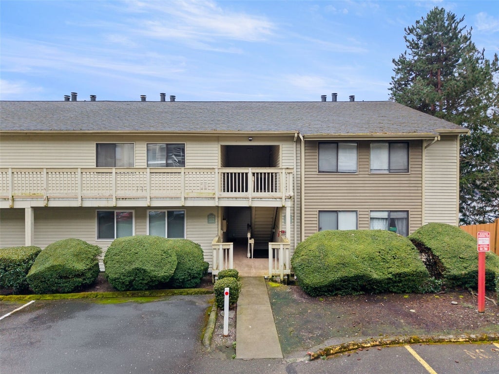 Photo of 1700 W Sunn Fjord Lane #L-110, Bremerton, WA 98312 (MLS # 2596389)