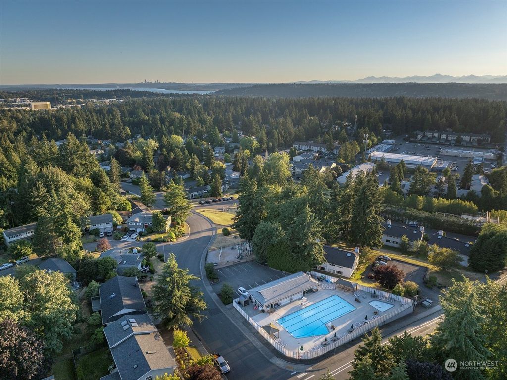 Photo of 14142 124th Place NE, Kirkland, WA 98034 (MLS # 2295395)