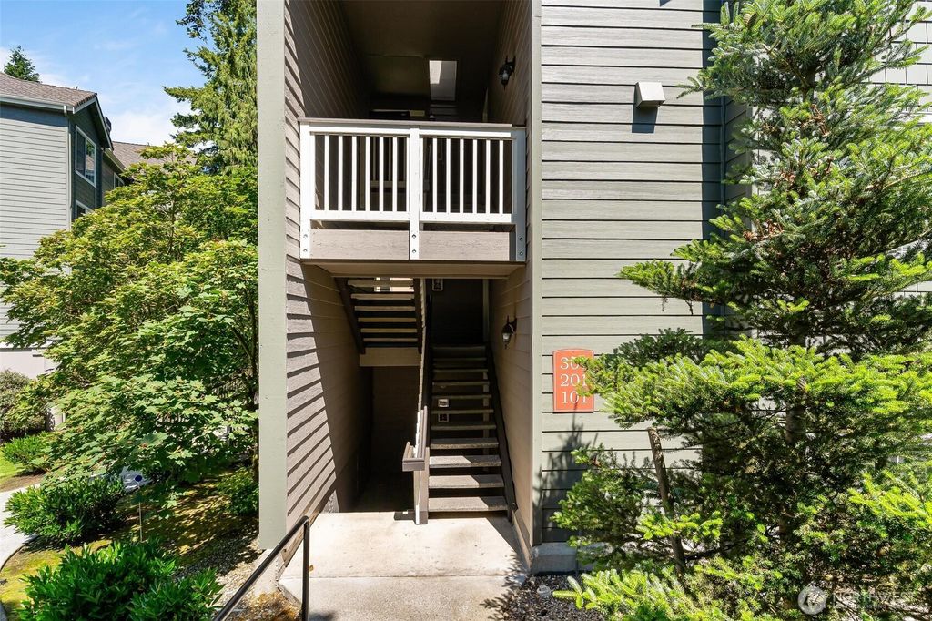 Photo of 15433 Country Club Drive #E301, Mill Creek, WA 98012 (MLS # 2390098)