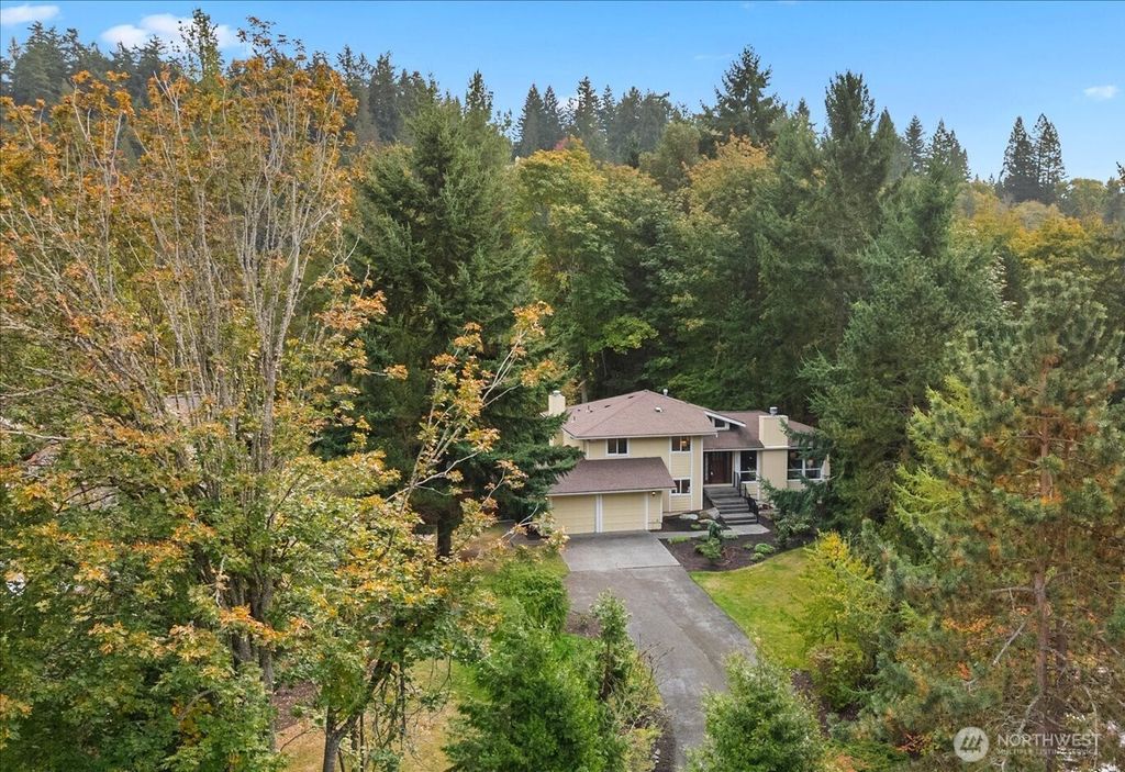 Photo of 1061 NW 167th St St, Shoreline, WA 98177 (MLS # 2448369)