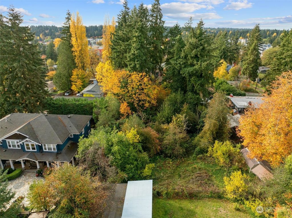 Photo of 125 XX 39th Avenue NE, Seattle, WA 98125 (MLS # 2308970)