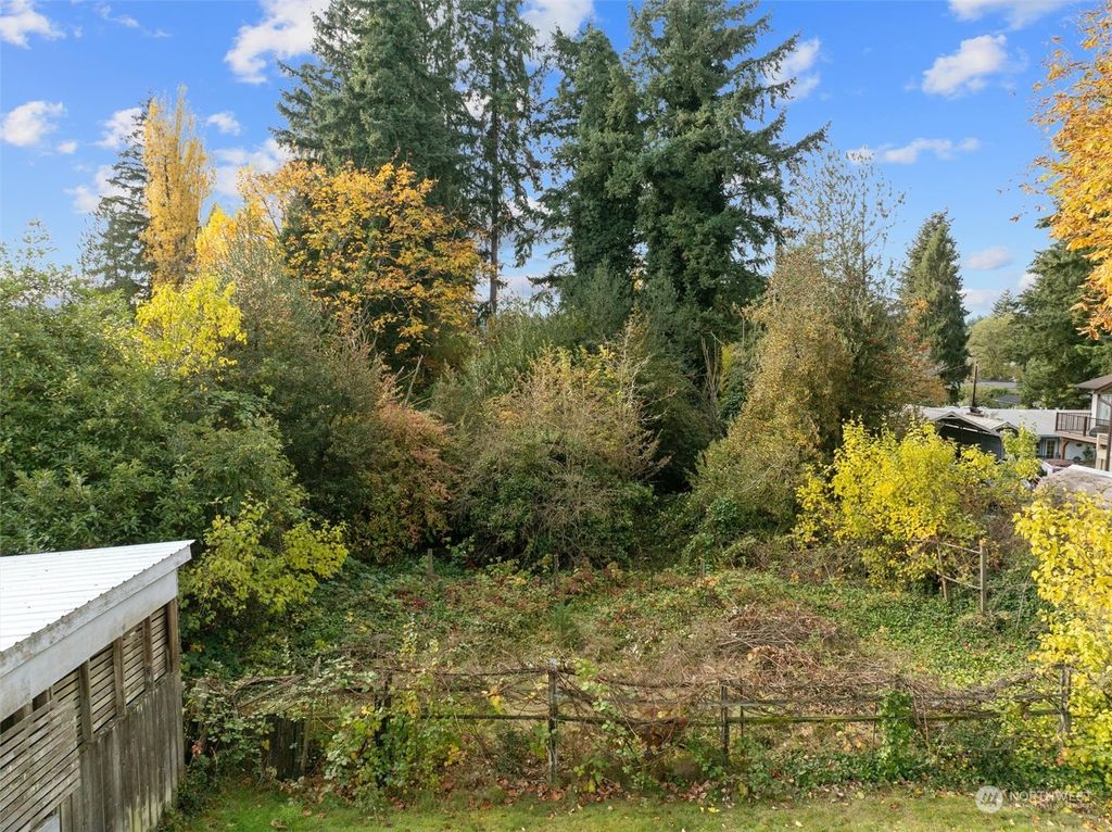 Photo of 125 XX 39th Avenue NE, Seattle, WA 98125 (MLS # 2308970)