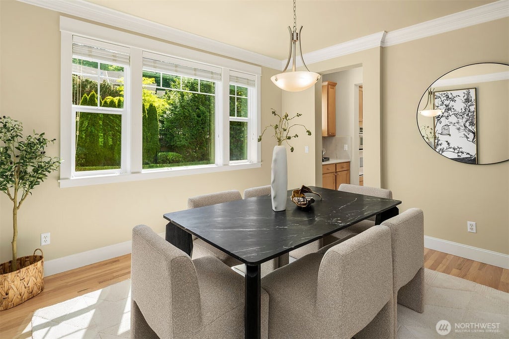 Photo of 16517 SE 66th Street, Bellevue, WA 98006 (MLS # 2541120)