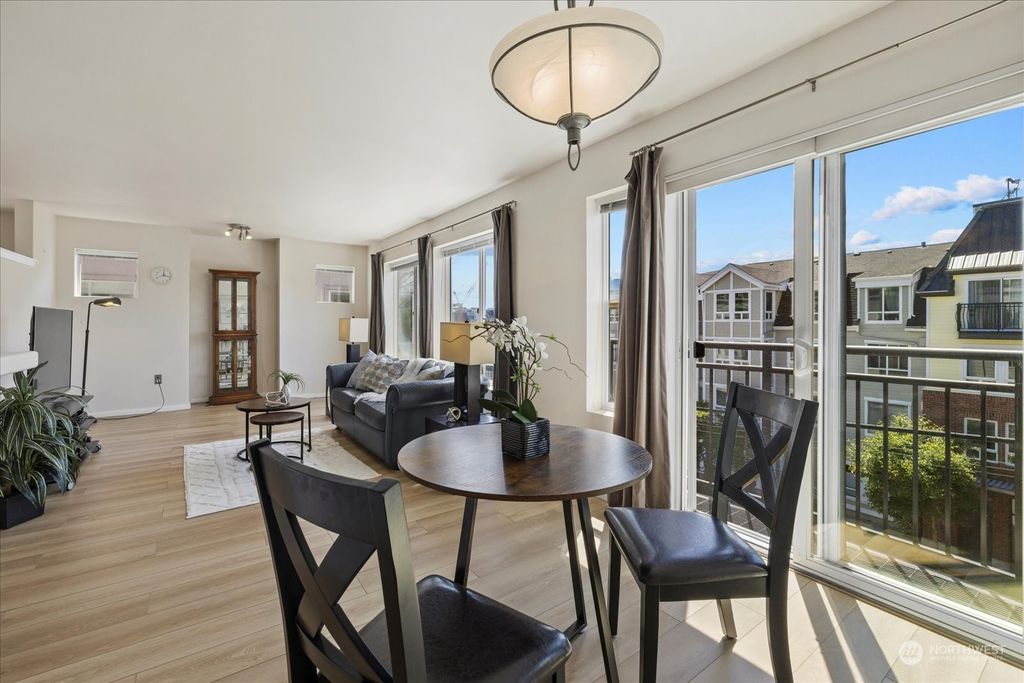 Photo of 500 Aloha Street #302, Seattle, WA 98109 (MLS # 2214652)