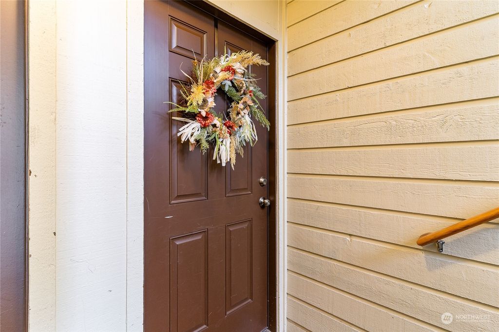 Photo of 5832 NE 75th Street #E201, Seattle, WA 98115 (MLS # 2322584)