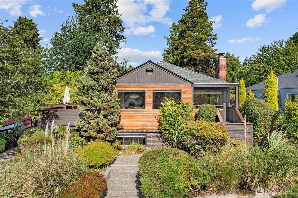 Photo of 9740 Phinney Avenue N, Seattle, WA 98103 (MLS # 2414526)