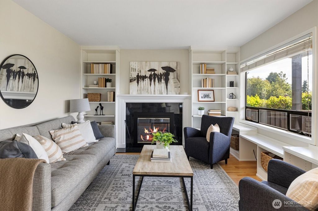 Photo of 9740 Phinney Avenue N, Seattle, WA 98103 (MLS # 2414526)