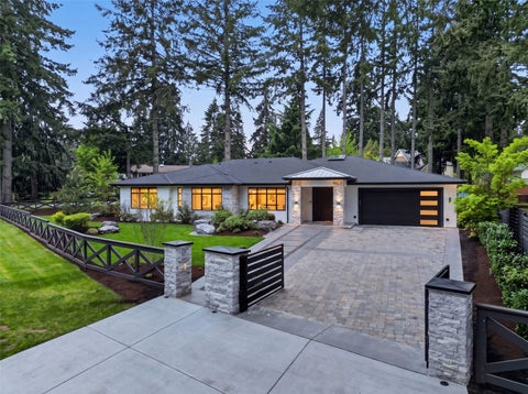Photo of 12608 NE 30th Street, Bellevue, WA 98005 (MLS # 2598980)