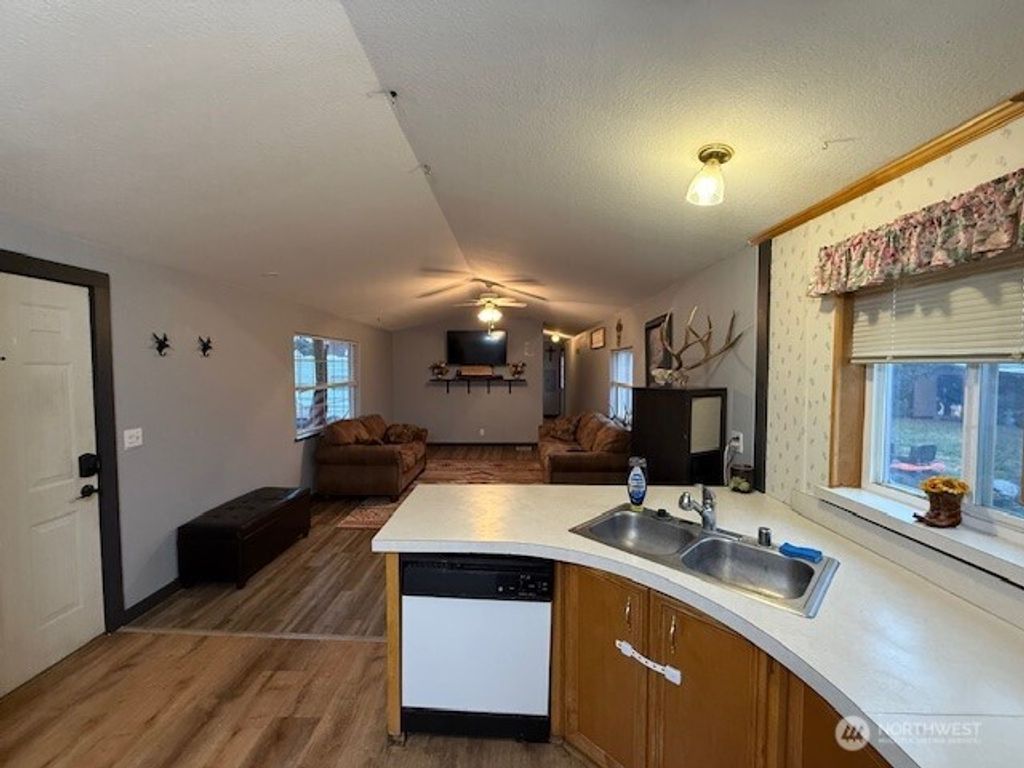 Photo of 345 NE Della Avenue, College Place, WA 99324 (MLS # 2475753)