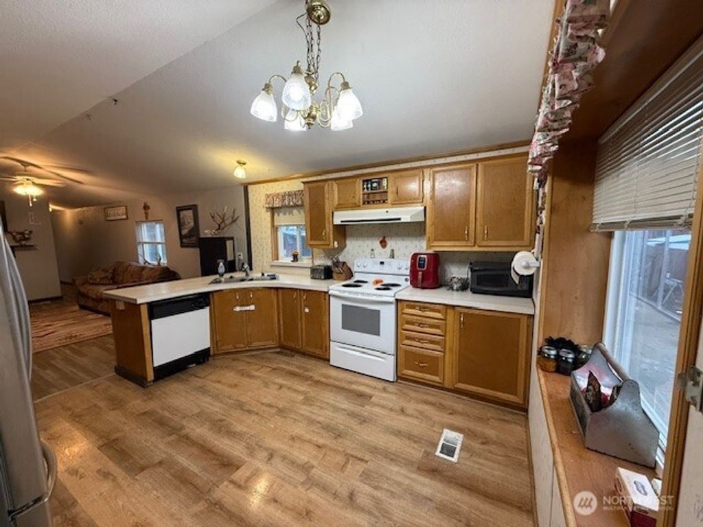 Photo of 345 NE Della Avenue, College Place, WA 99324 (MLS # 2475753)