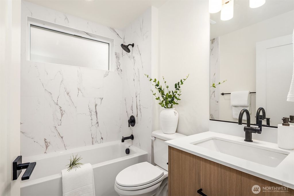 Photo of 4406 1st Avenue NE, Seattle, WA 98105 (MLS # 2480488)