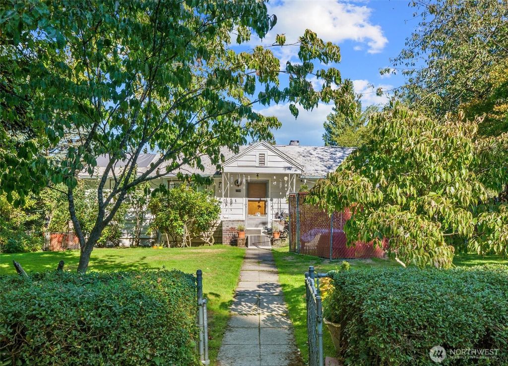 Photo of 2704 NE 92nd Street, Seattle, WA 98115 (MLS # 2381099)