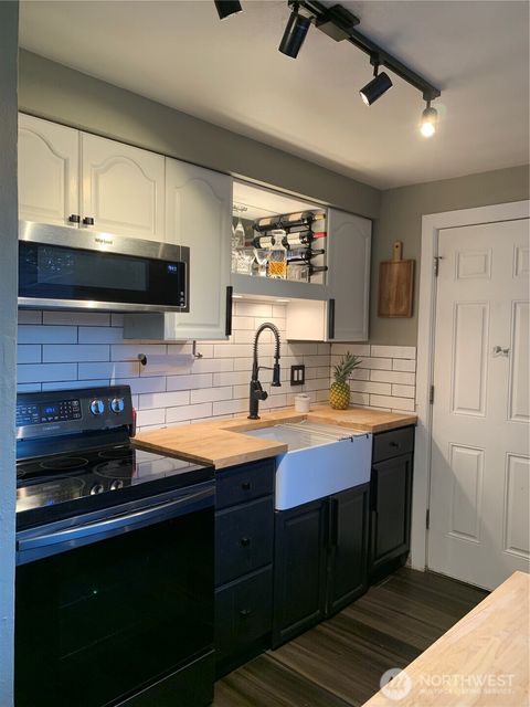 Photo of 10133 Patterson Street S, Tacoma, WA 98444 (MLS # 2512903)