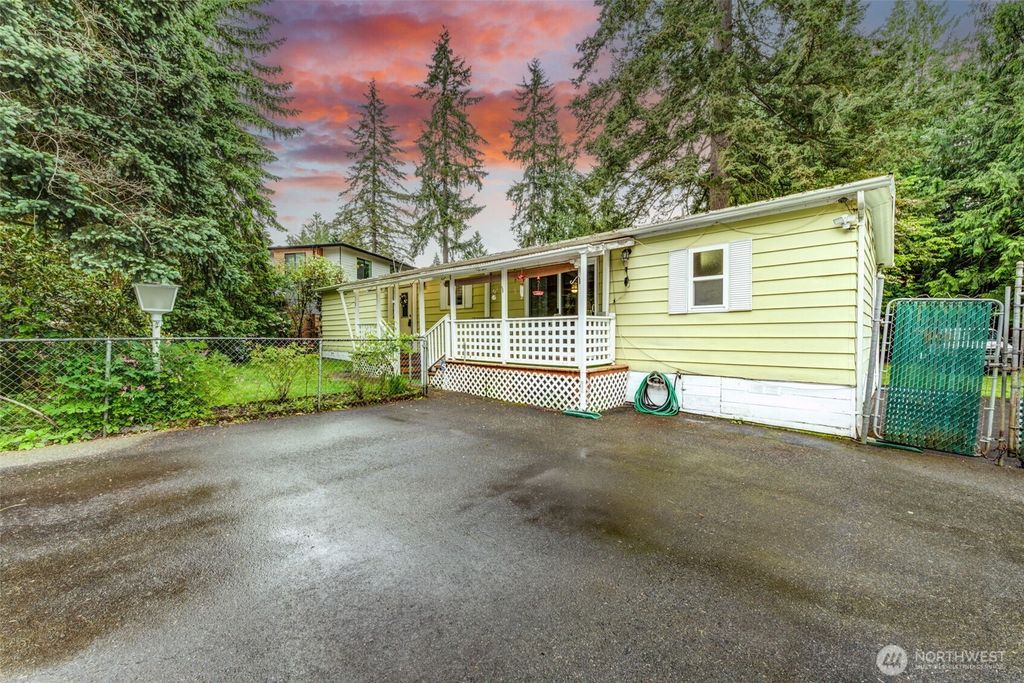 Photo of 10122 228th Place SE, Woodinville, WA 98077 (MLS # 2375005)