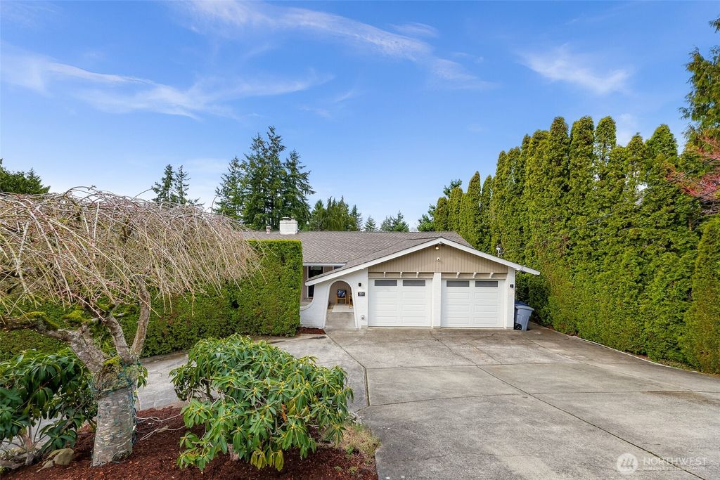 Photo of 7034 NE 153rd Place, Kenmore, WA 98028 (MLS # 2343007)