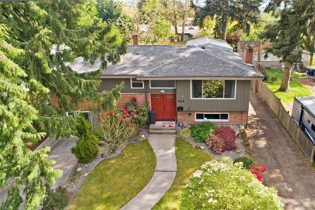 Photo of 2215 NE 10th Street, Renton, WA 98056 (MLS # 2235283)