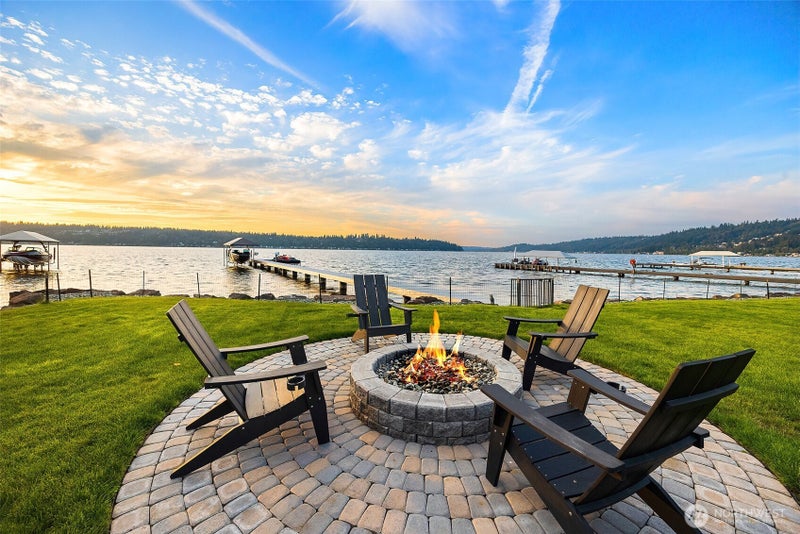 247 E Lake Sammamish Parkway SE