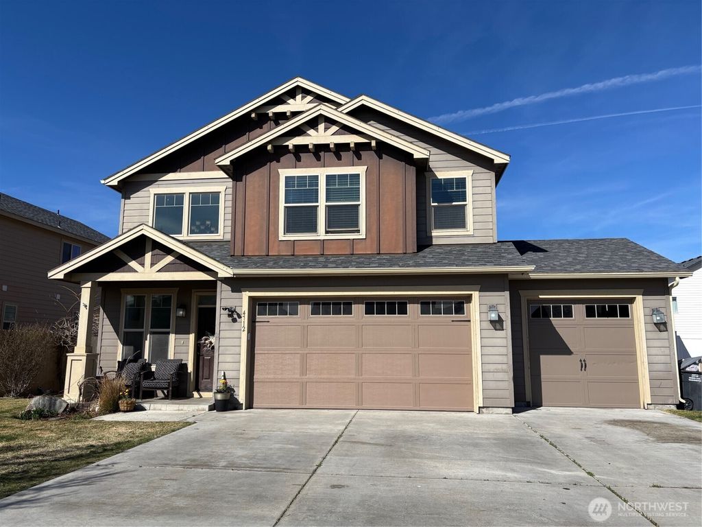 Photo of 4712 Badger Street, Moses Lake, WA 98837 (MLS # 2496099)