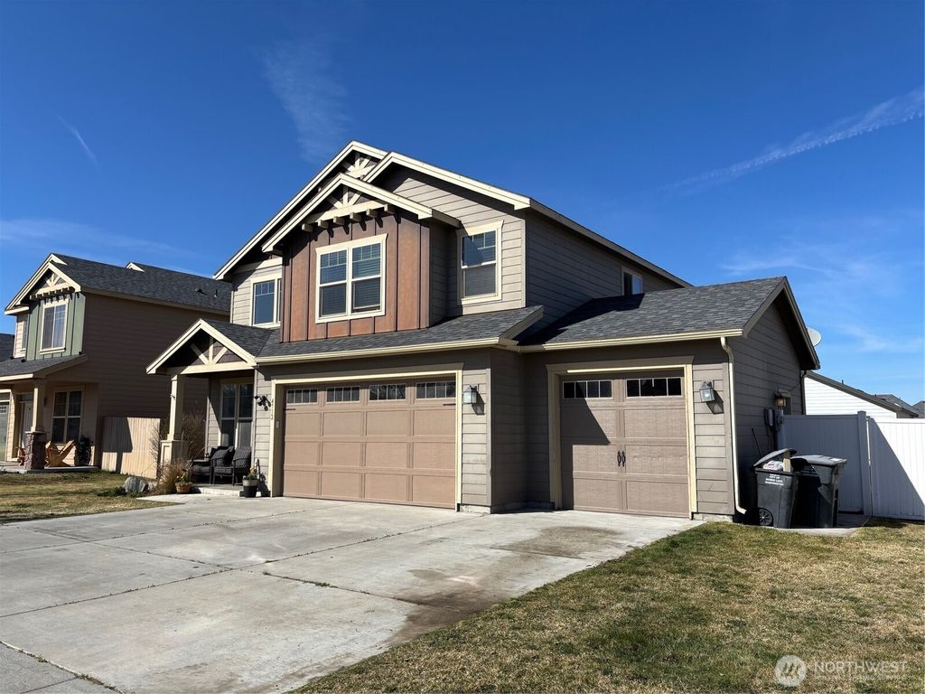Photo of 4712 Badger Street, Moses Lake, WA 98837 (MLS # 2496099)