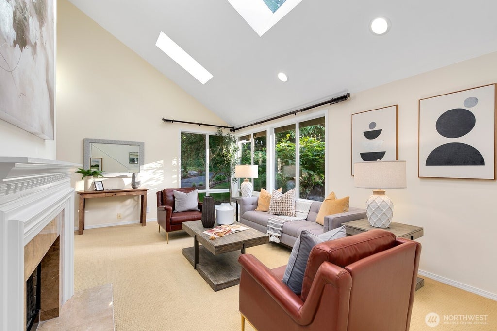 Photo of 11404 NE 103rd Street, Kirkland, WA 98033 (MLS # 2583107)