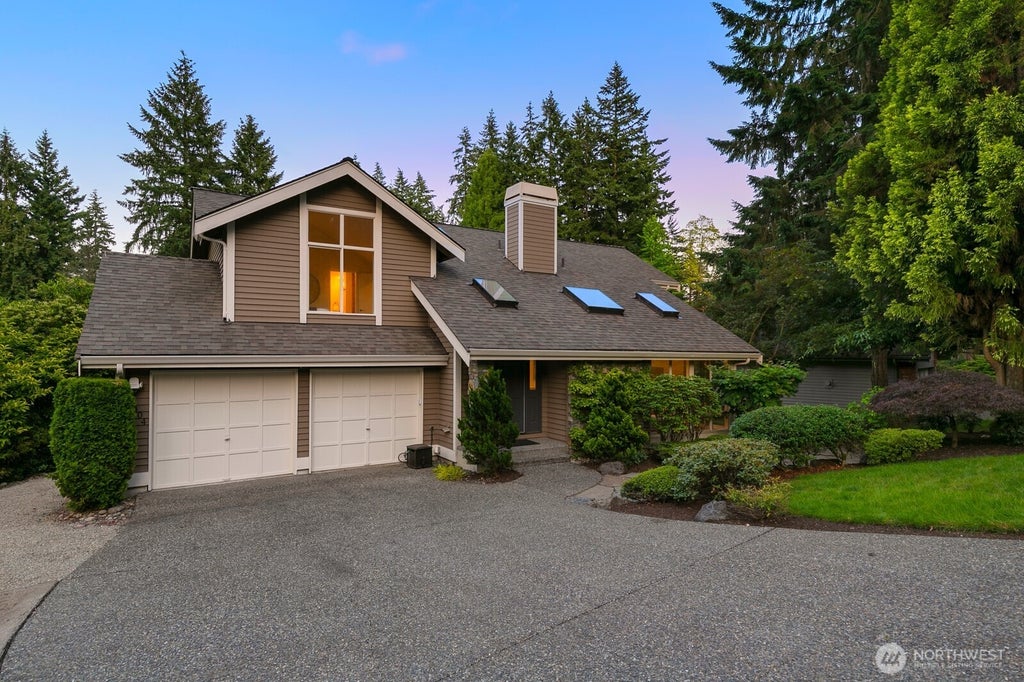 Photo of 11404 NE 103rd Street, Kirkland, WA 98033 (MLS # 2583107)