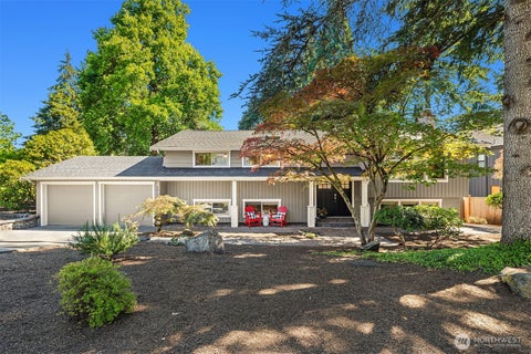 Photo of 2810 127th Avenue NE, Bellevue, WA 98005 (MLS # 2563162)