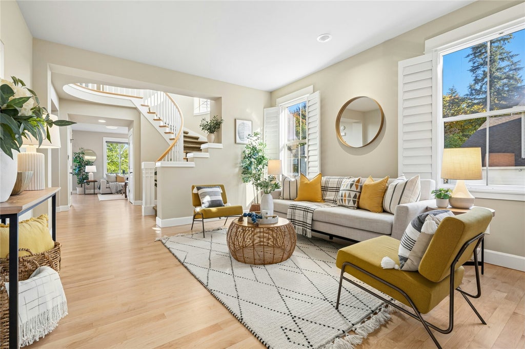 Photo of 15378 129th Avenue NE, Woodinville, WA 98072 (MLS # 2594457)