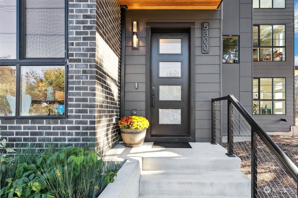 Photo of 5300 9th Avenue NW, Seattle, WA 98107 (MLS # 2175970)