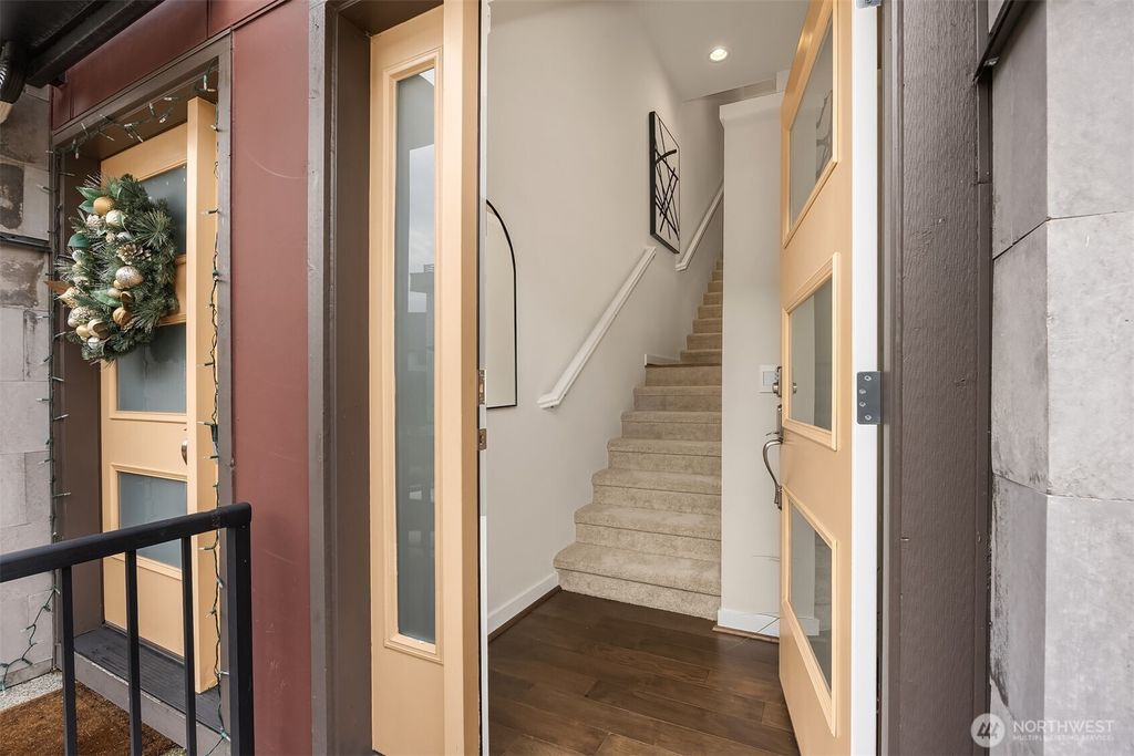 Photo of 930 7th Avenue NE #19.3, Issaquah, WA 98029 (MLS # 2342672)