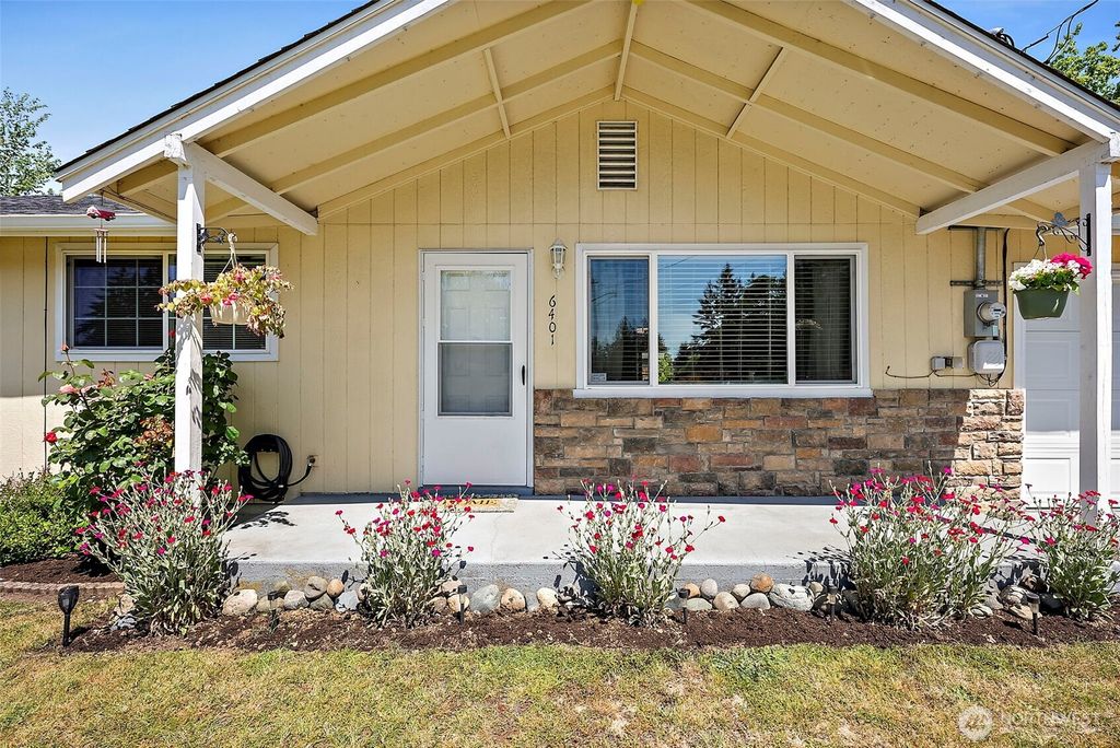 Photo of 6401 Okanogan Avenue SW, Lakewood, WA 98499 (MLS # 2531764)