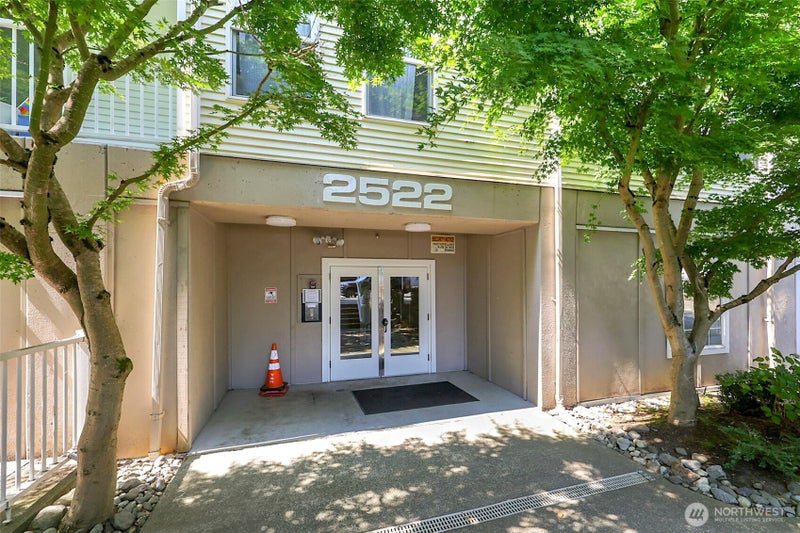2522 Rucker Avenue 303