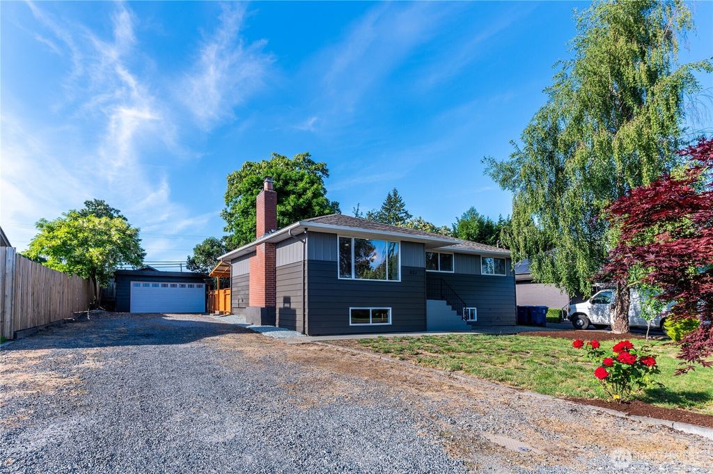 Photo of 931 Van Jan Street, Snohomish, WA 98290 (MLS # 2530904)