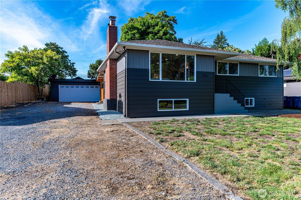 Photo of 931 Van Jan Street, Snohomish, WA 98290 (MLS # 2530904)