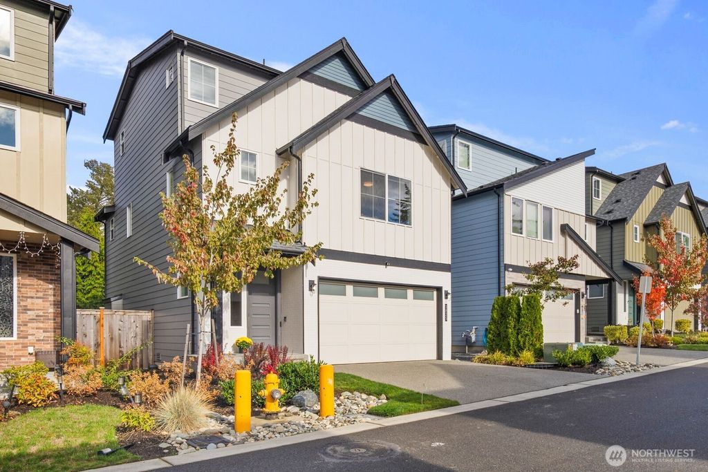 Photo of 1825 153rd Street SW, Lynnwood, WA 98087 (MLS # 2450868)