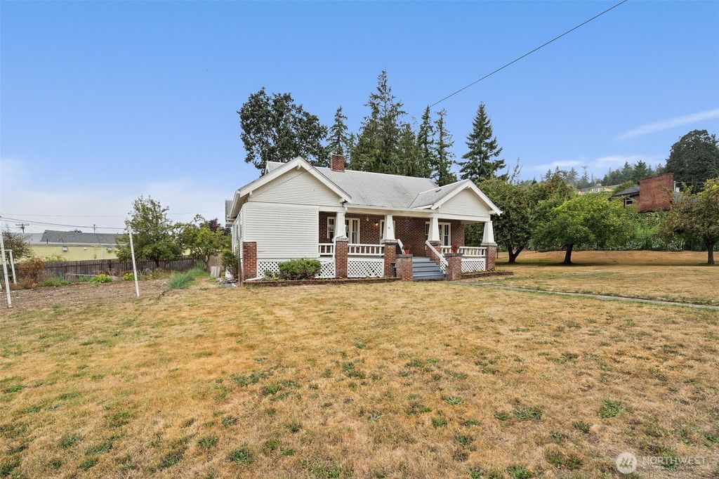 Photo of 26 SE Spring Street, Chehalis, WA 98532 (MLS # 2482893)