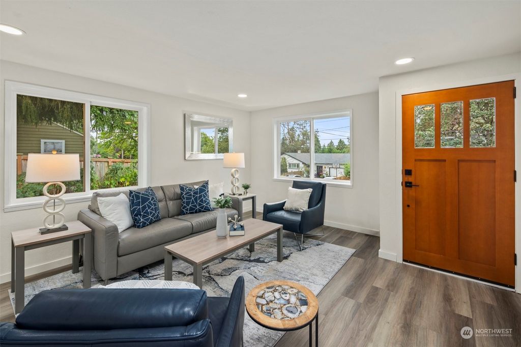 Photo of 10614 28th Avenue SW, Seattle, WA 98146 (MLS # 2295733)