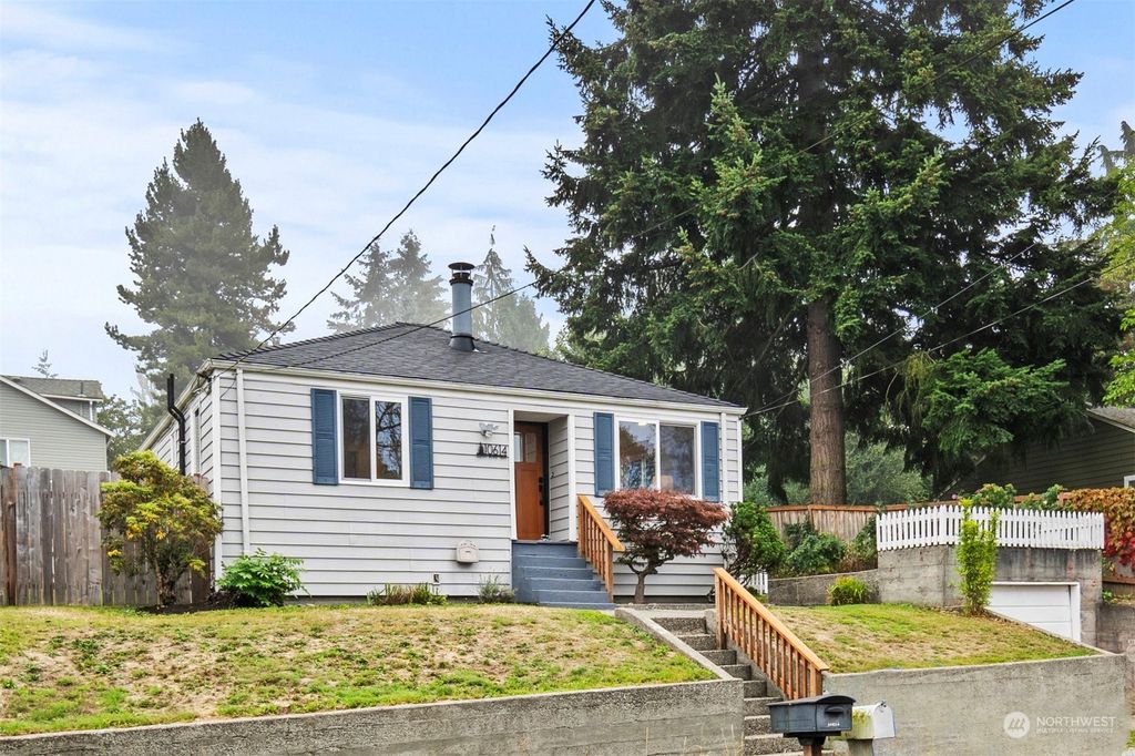 Photo of 10614 28th Avenue SW, Seattle, WA 98146 (MLS # 2295733)